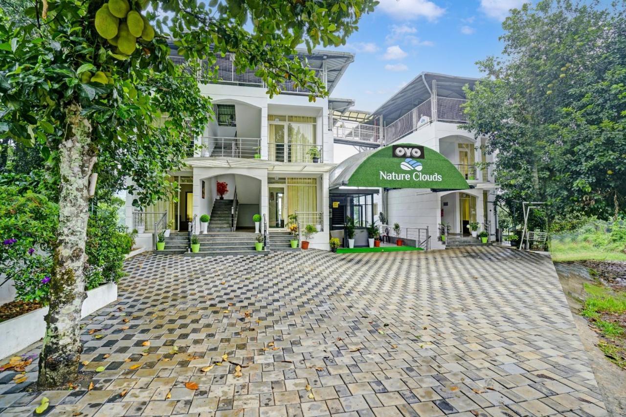 Hotel Oyo Flagship 81260 Star Lights Munnar Exterior foto