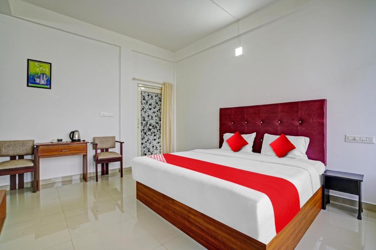 Hotel Oyo Flagship 81260 Star Lights Munnar Exterior foto