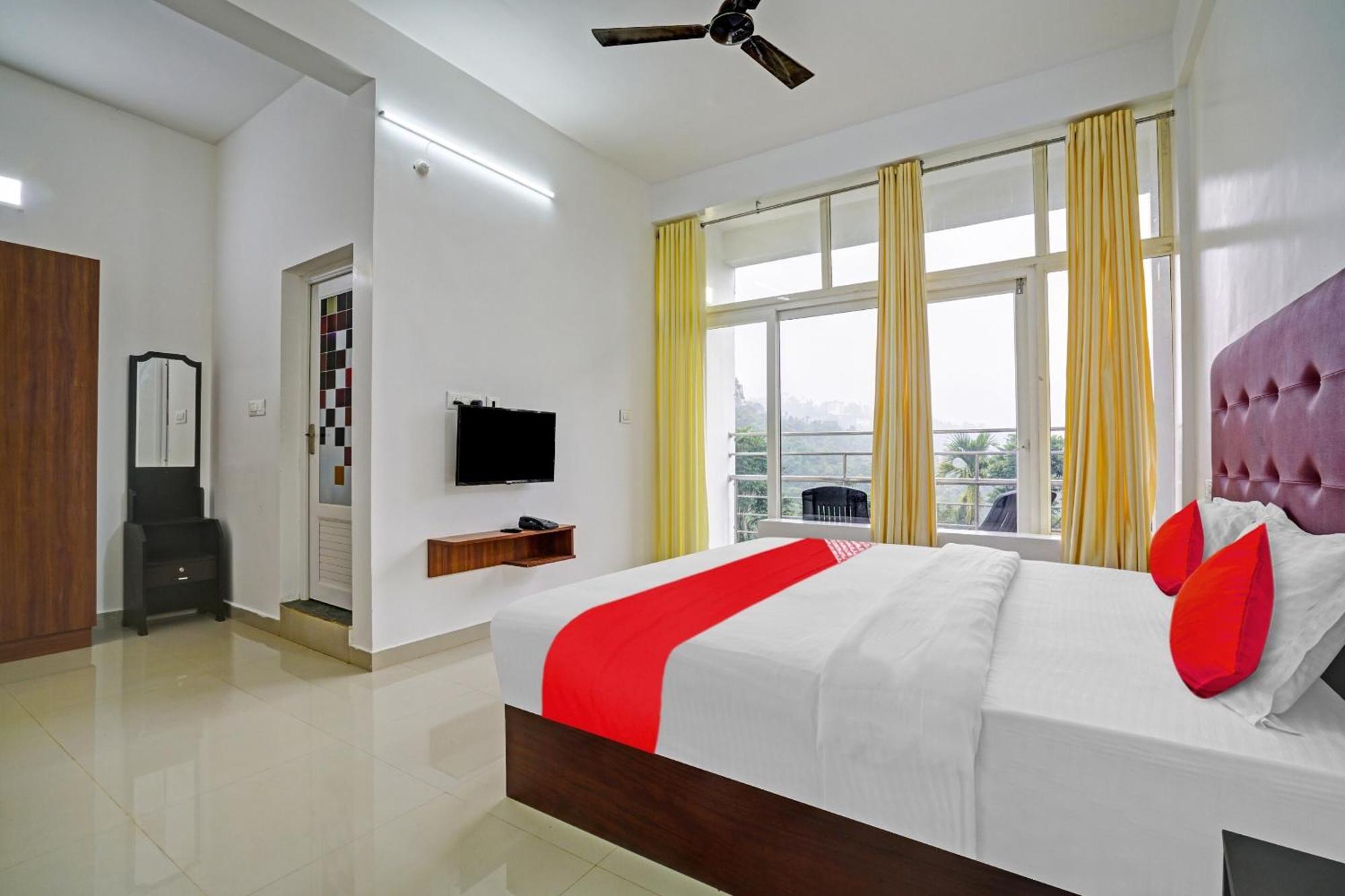 Hotel Oyo Flagship 81260 Star Lights Munnar Exterior foto